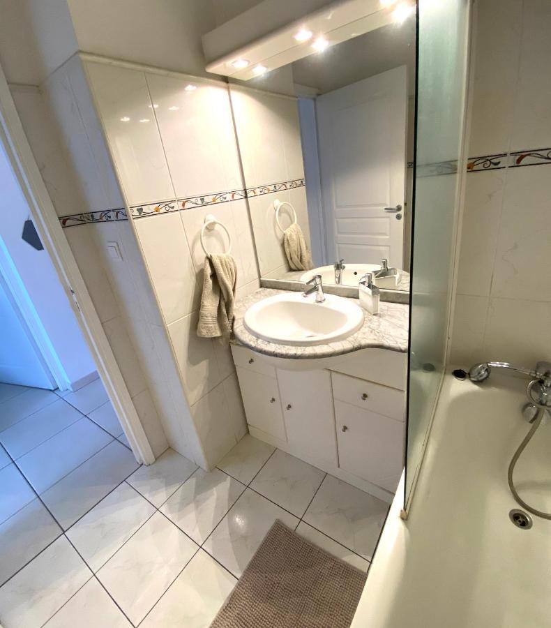 Appartement Lumineux Et Calme Saint-Denis Centre Екстериор снимка